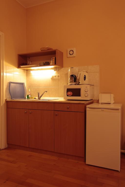 Part Cafe Residence Dunakeszi Zimmer foto
