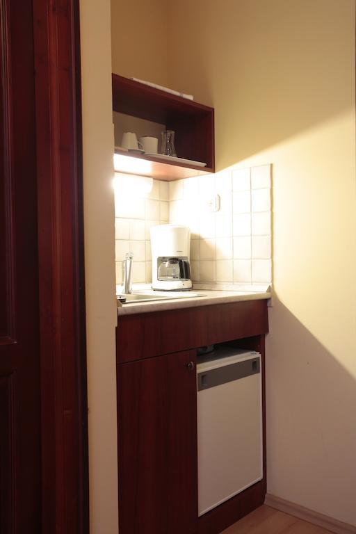 Part Cafe Residence Dunakeszi Zimmer foto
